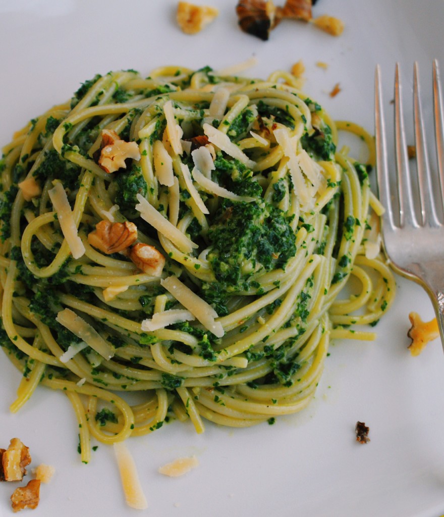 Healthy cruciferous crusader kale, masquerading as a gorgeous pesto sauce!